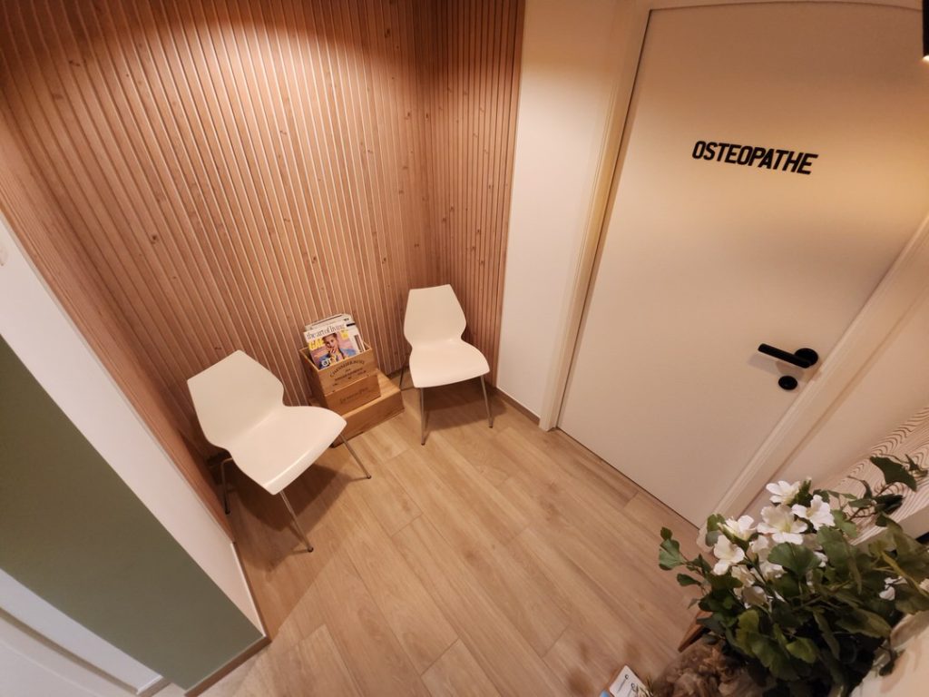 Salle d'attente pour les patients en ostéopathie