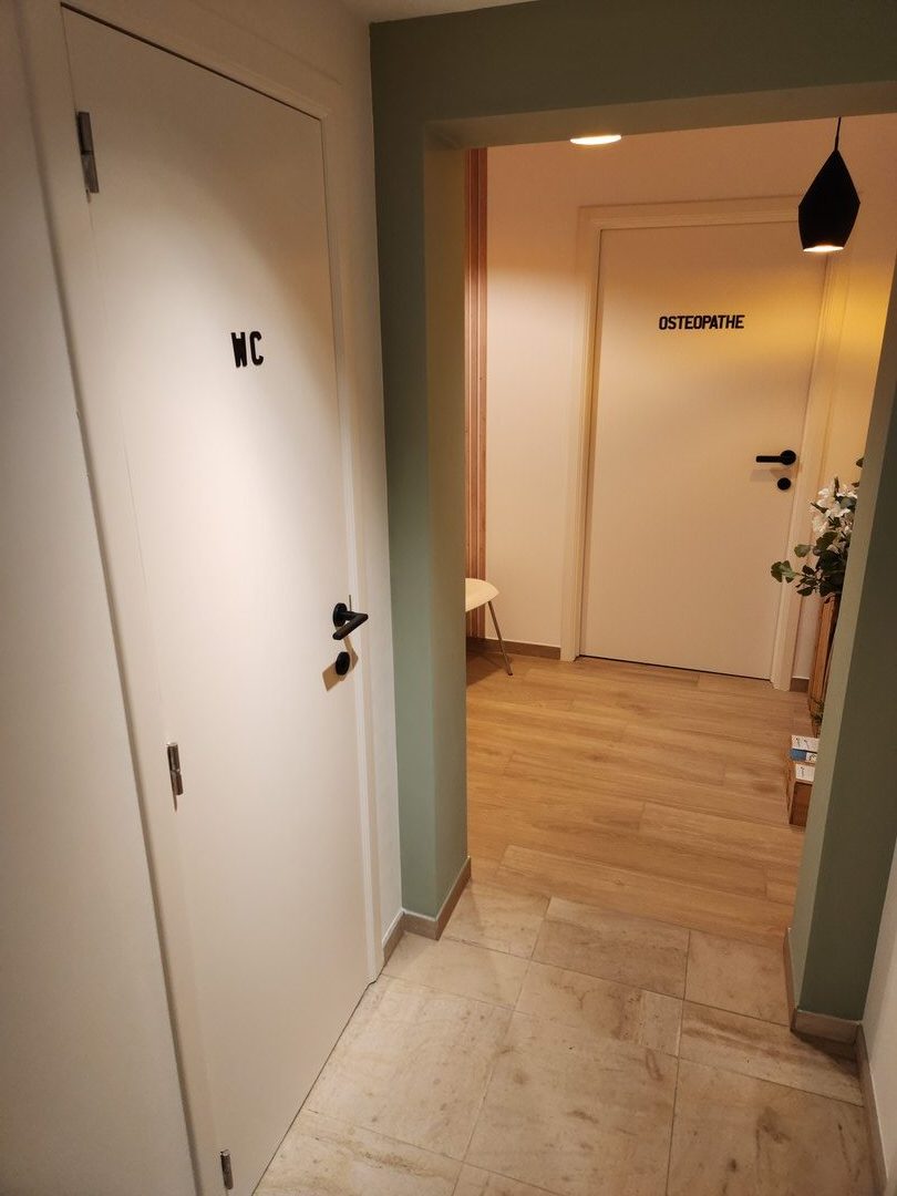 Porte des toilettes pour les patients