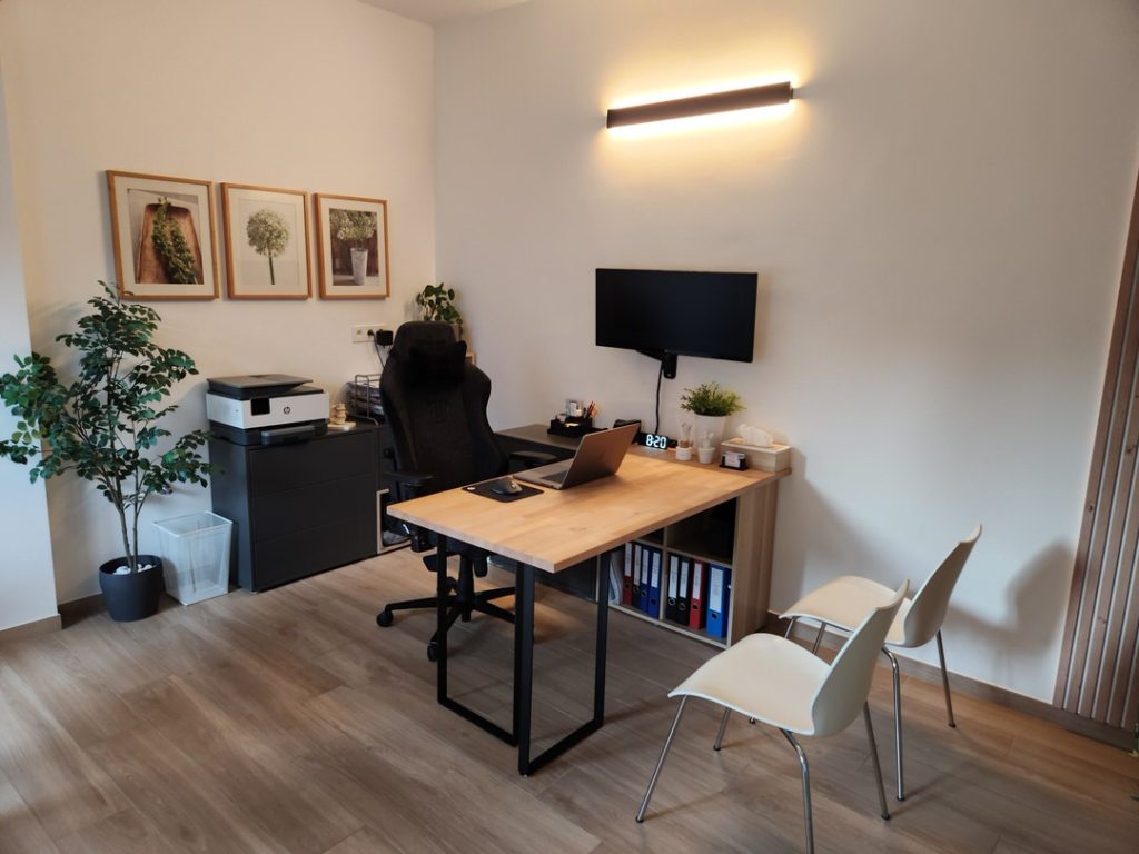 Bureau du cabinet de l'ostéopathe Vandemaele à Jette